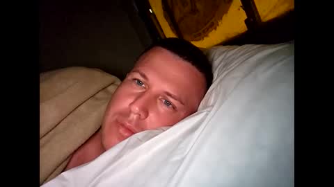 fredwilliam26 online show from October 2025 12:50:01 PM
