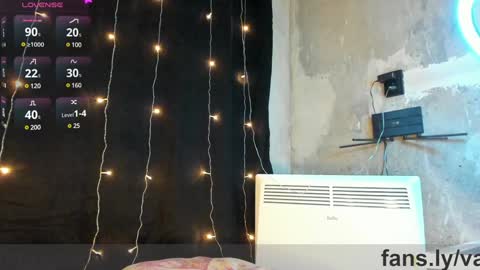 Jenny online show from December 2024 07:06:01 PM