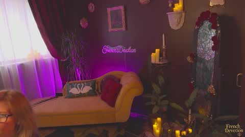 Louise or Lou 3 online show from January 2026 02:33:02 PM