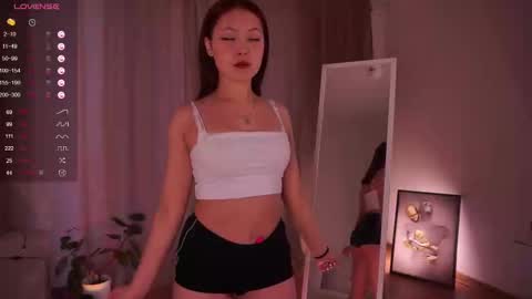 Snapshot of french_eyes chatting on March 2025 12:16:01 PM Emmy online show from March 2025 12:16:01 PM