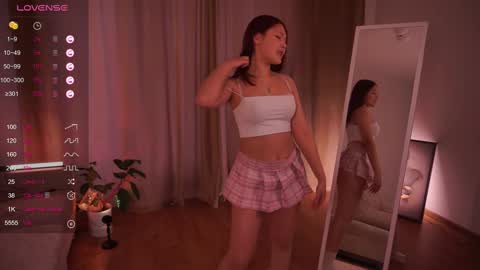 Snapshot of french_eyes chatting on March 2025 12:22:01 PM Emmy online show from March 2025 12:22:01 PM