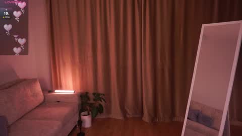 Snapshot of french_eyes chatting on March 2025 03:40:02 PM Emmy online show from March 2025 03:40:02 PM