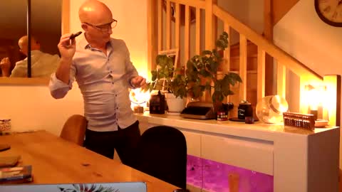 Snapshot of frenchdaddylove chatting on June 2026 06:43:01 PM Frenchdaddylove online show from June 2026 06:43:01 PM