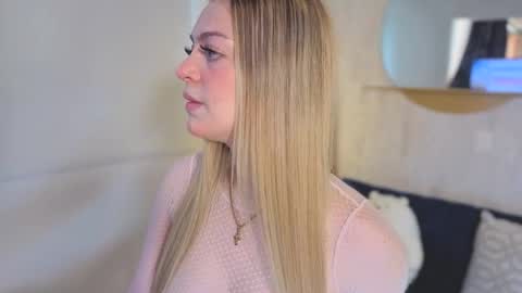 fresita_pink_ online show from February 2026 02:12:02 PM