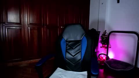 freyanatural online show from December 2025 11:23:02 PM