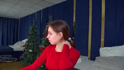 FreyaVey online show from December 2025 06:42:02 AM