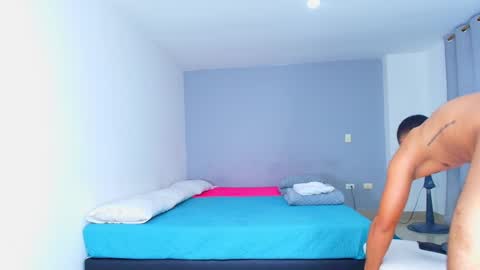 freyva_ online show from January 2025 02:19:01 AM