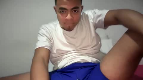 freyva_ online show from February 2025 12:51:01 AM