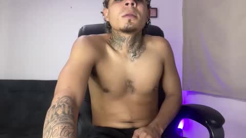 freyva_ online show from March 2026 07:33:02 AM