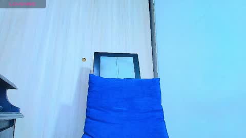 freyva_ online show from April 2026 01:28:02 AM