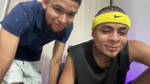 freyva_ online show from April 2026 05:40:01 AM