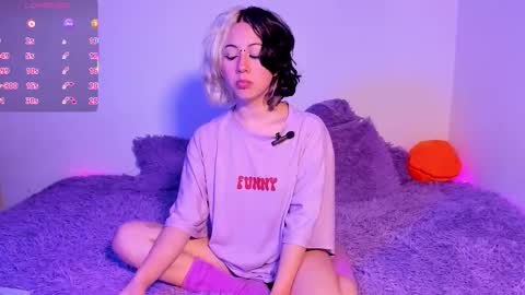 frida_lassi_ online show from September 2025 09:05:02 PM