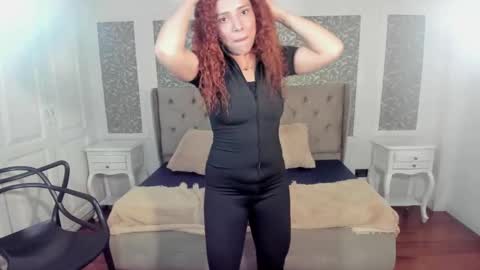 Snapshot of frida_murray chatting on September 2025 03:46:02 PM Frida online show from September 2025 03:46:02 PM