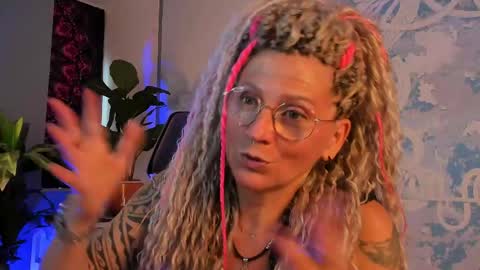 Snapshot of fridatander chatting on May 2026 05:35:01 AM Frida Tander online show from May 2026 05:35:01 AM