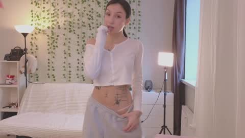 Snapshot of friend_foryou chatting on December 2024 08:40:02 AM Lina online show from December 2024 08:40:02 AM
