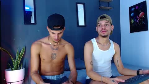 Snapshot of friendsofeverything_ chatting on December 2024 03:30:01 PM Adam y pitter online show from December 2024 03:30:01 PM