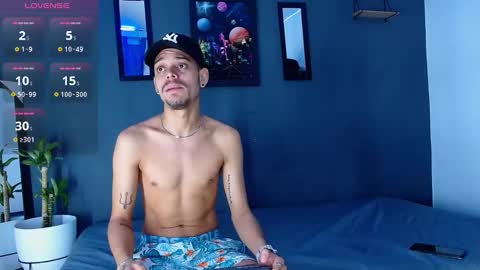 Snapshot of friendsofeverything_ chatting on December 2024 12:49:01 PM Adam y pitter online show from December 2024 12:49:01 PM