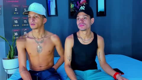 Snapshot of friendsofeverything_ chatting on February 2025 01:13:01 AM Adam y pitter online show from February 2025 01:13:01 AM