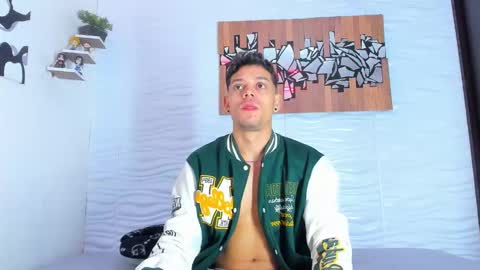 Snapshot of friendsofeverything_ chatting on September 2025 12:16:02 PM Adam y pitter online show from September 2025 12:16:02 PM