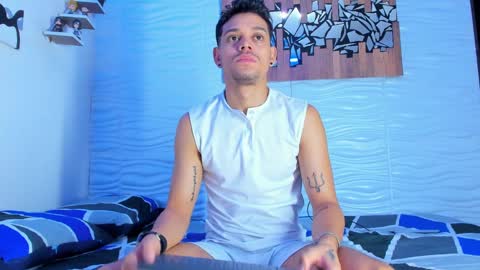 Snapshot of friendsofeverything_ chatting on September 2025 03:12:01 PM Adam y pitter online show from September 2025 03:12:01 PM