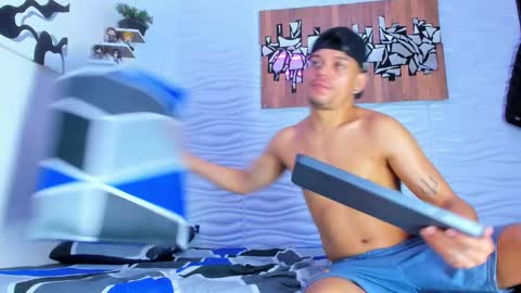 Snapshot of friendsofeverything_ chatting on September 2025 02:08:02 PM Adam y pitter online show from September 2025 02:08:02 PM