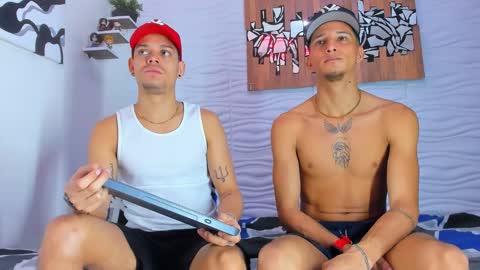 Snapshot of friendsofeverything_ chatting on September 2025 02:52:02 PM Adam y pitter online show from September 2025 02:52:02 PM