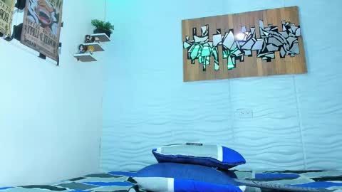 Snapshot of friendsofeverything_ chatting on September 2025 01:33:01 AM Adam y pitter online show from September 2025 01:33:01 AM