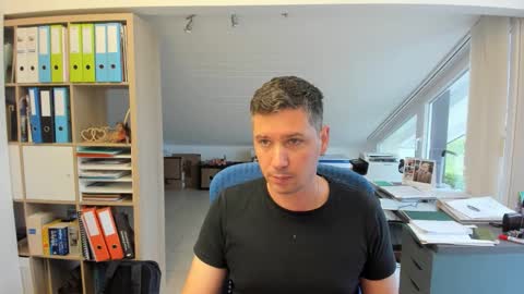 Snapshot of frikits chatting on June 2026 07:29:02 AM Francois online show from June 2026 07:29:02 AM