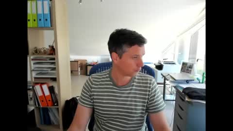 Snapshot of frikits chatting on July 2026 07:24:01 AM Francois online show from July 2026 07:24:01 AM