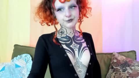 Snapshot of friskyflowers chatting on April 2026 09:38:01 PM cherry online show from April 2026 09:38:01 PM