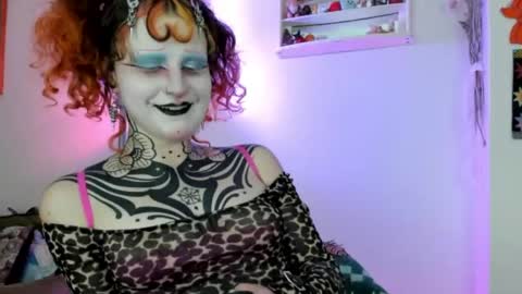 Snapshot of friskyflowers chatting on May 2026 04:07:02 AM cherry online show from May 2026 04:07:02 AM