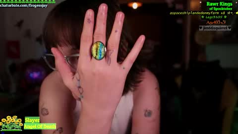 Snapshot of frogessjay chatting on October 2025 07:42:02 PM Jaywise Frogfoot online show from October 2025 07:42:02 PM