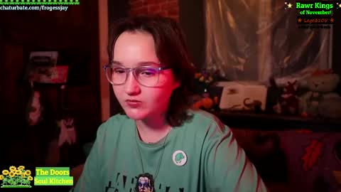 Snapshot of frogessjay chatting on November 2025 07:37:01 PM Jaywise Frogfoot online show from November 2025 07:37:01 PM