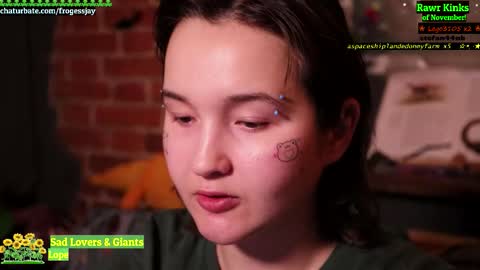 Snapshot of frogessjay chatting on November 2025 09:25:01 PM Jaywise Frogfoot online show from November 2025 09:25:01 PM