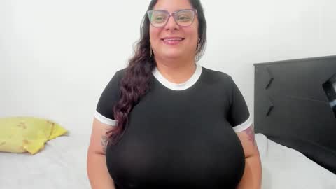 Lucy online show from September 2025 08:20:02 PM