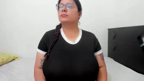 Lucy online show from September 2025 08:31:02 PM