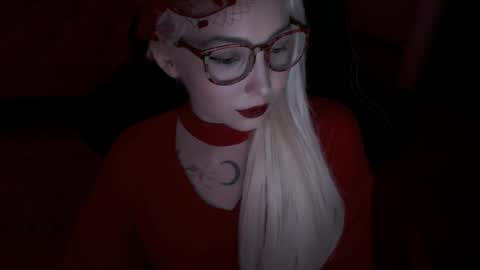 Lilith online show from April 2026 08:40:01 PM