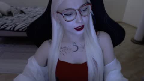 Lilith online show from May 2026 03:42:02 PM
