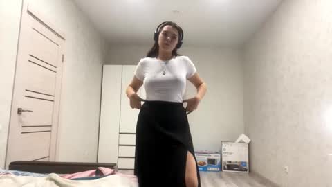 Emily online show from September 2025 03:44:01 PM