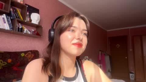 Emily online show from September 2025 07:07:01 AM