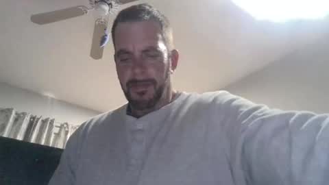 frostydhoman1221 online show from December 2024 07:58:01 AM
