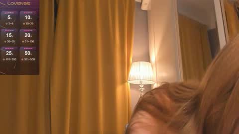Snapshot of frostymuse chatting on September 2025 09:15:01 PM My name is Agnes online show from September 2025 09:15:01 PM