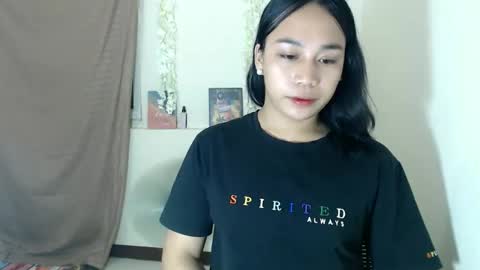 ITS ME CRYSTAL online show from November 2025 08:58:01 PM