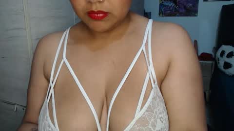 Mia and Gary  online show from November 2025 01:41:02 AM