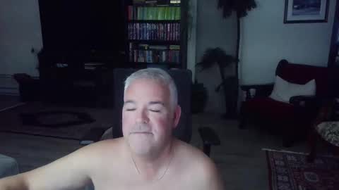 fullastars online show from October 2025 10:00:02 PM