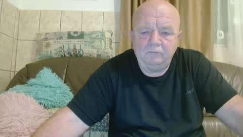 fullballs6 online show from October 2025 02:41:01 AM