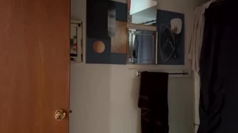 Snapshot of funflirt97 chatting on November 2025 05:23:01 PM Linnys Palace online show from November 2025 05:23:01 PM