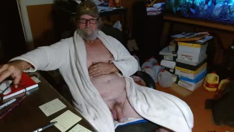 Snapshot of funmike2000 chatting on December 2024 04:25:01 AM mike online show from December 2024 04:25:01 AM