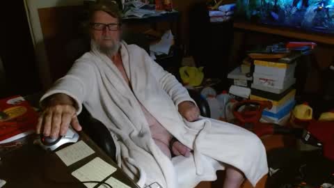 Snapshot of funmike2000 chatting on December 2024 10:39:02 AM mike online show from December 2024 10:39:02 AM