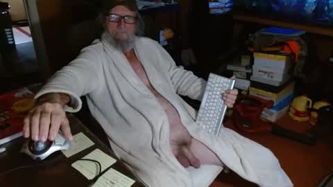 Snapshot of funmike2000 chatting on January 2025 03:24:01 PM mike online show from January 2025 03:24:01 PM